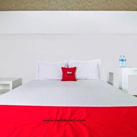 Reddoorz @ Pulomas Hotel Jakarta Bagian luar foto