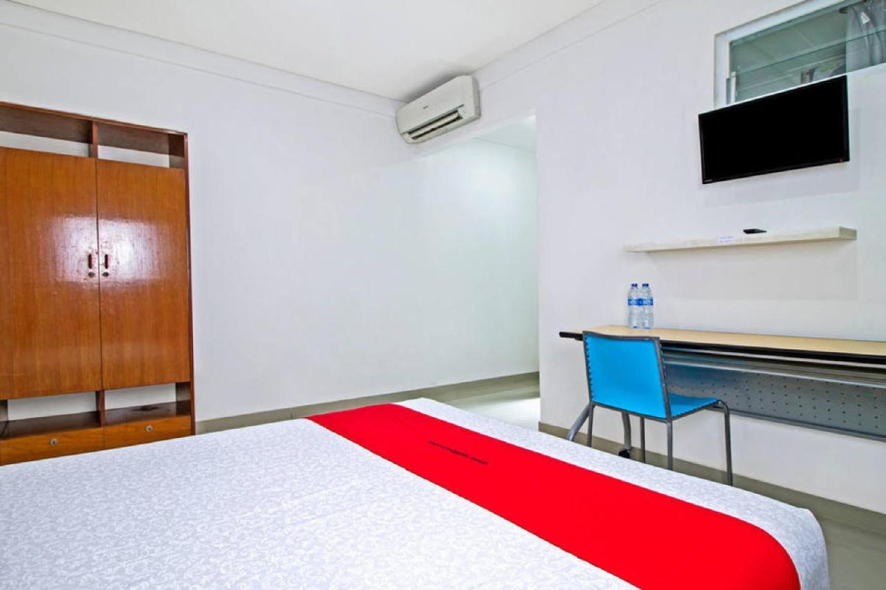 Reddoorz @ Pulomas Hotel Jakarta Bagian luar foto