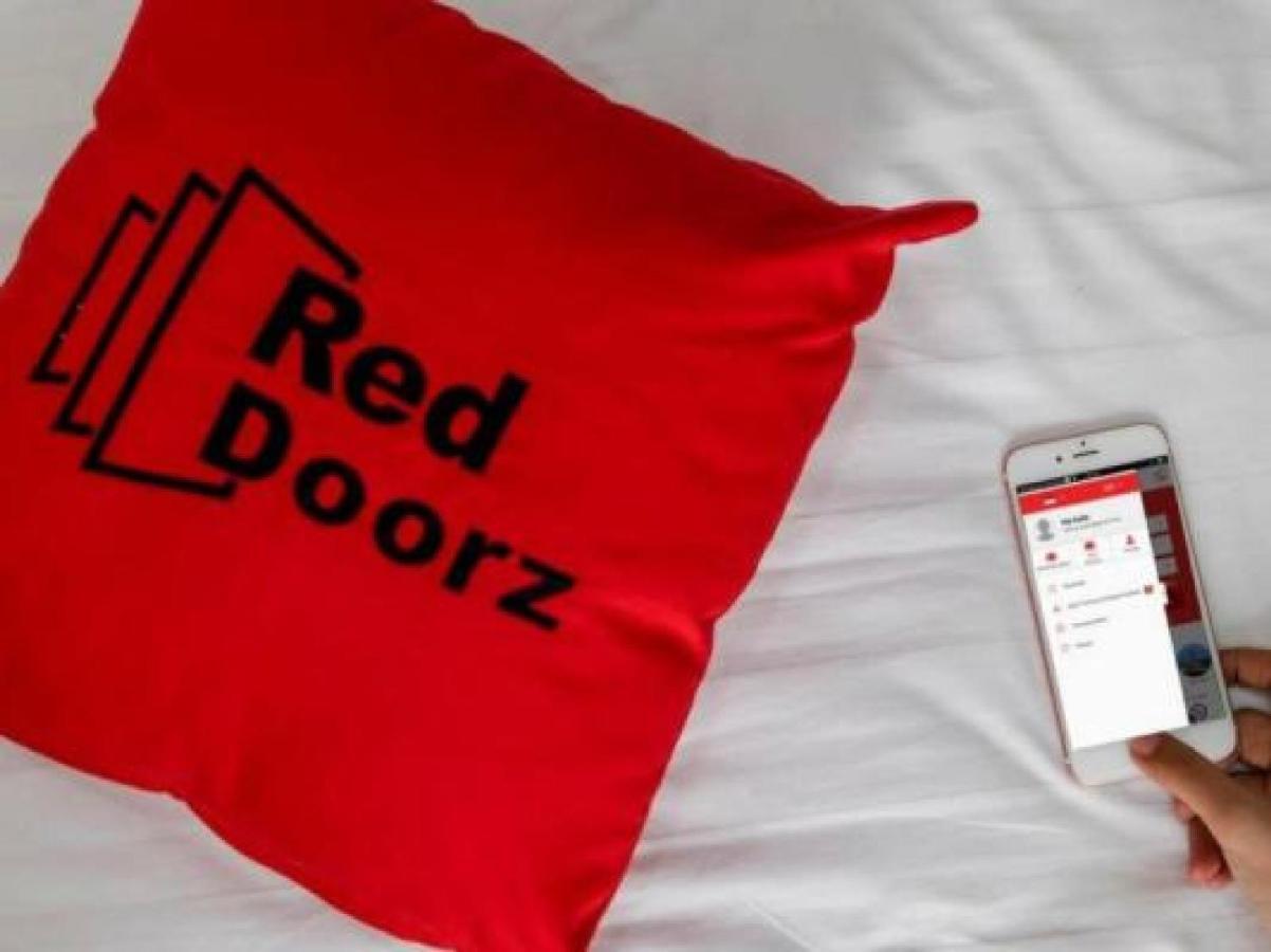 Reddoorz @ Pulomas Hotel Jakarta Bagian luar foto